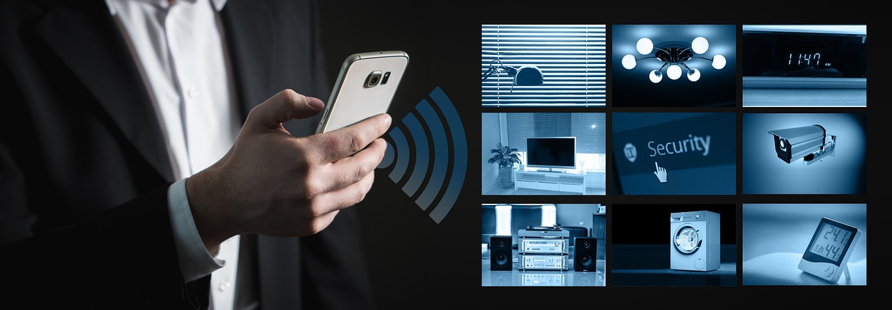 Smart home beveiligingssensor op muur gemonteerd. Smart home beveiligingssensor op muur gemonteerd.